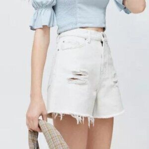 BDG UO Girlfriend High Rise Bleached 2” Inseam Mom Denim Shorts Size 31